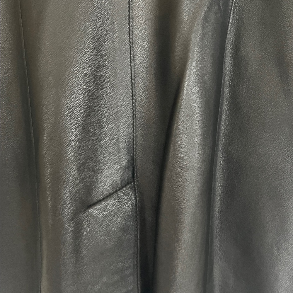 Vintage Bebe genuine leather Sleek Black Trench Coat tailored fit with 3 buttons - Picture 11 of 12